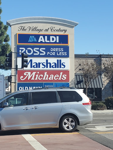 Clothing Store «Old Navy», reviews and photos, 3470 W Century Blvd, Inglewood, CA 90303, USA