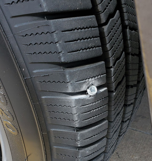 Tire Shop «Discount Tire Store - Bee Cave, TX», reviews and photos, 3922 Ranch Rd 620 S, Bee Cave, TX 78738, USA