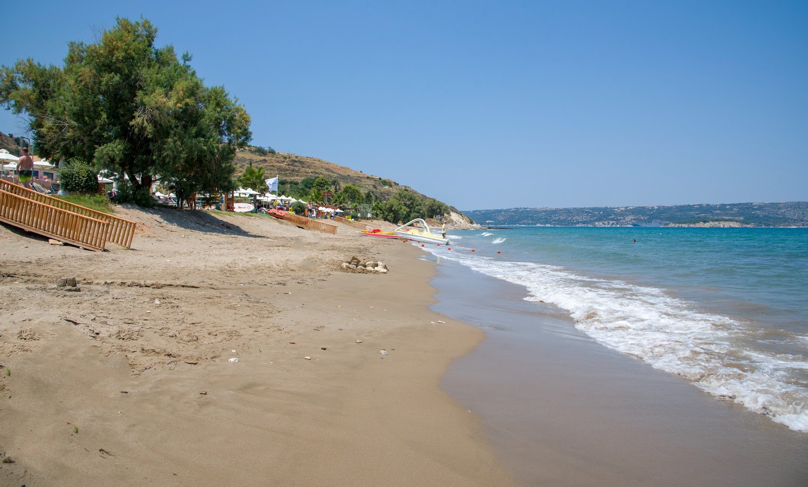 Foto von Kolatsos beach II und seine wunderschöne Landschaft