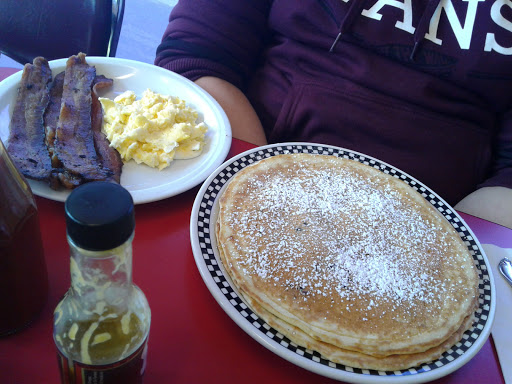 Cafe «Old Milwaukee Cafe & Dessert Co», reviews and photos, 3102 6th Ave, Tacoma, WA 98406, USA