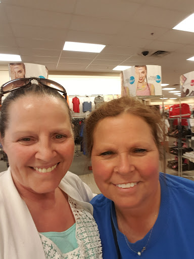 Shopping Mall «Gardenside Shopping Center», reviews and photos, 2606 Zion Rd, Henderson, KY 42420, USA