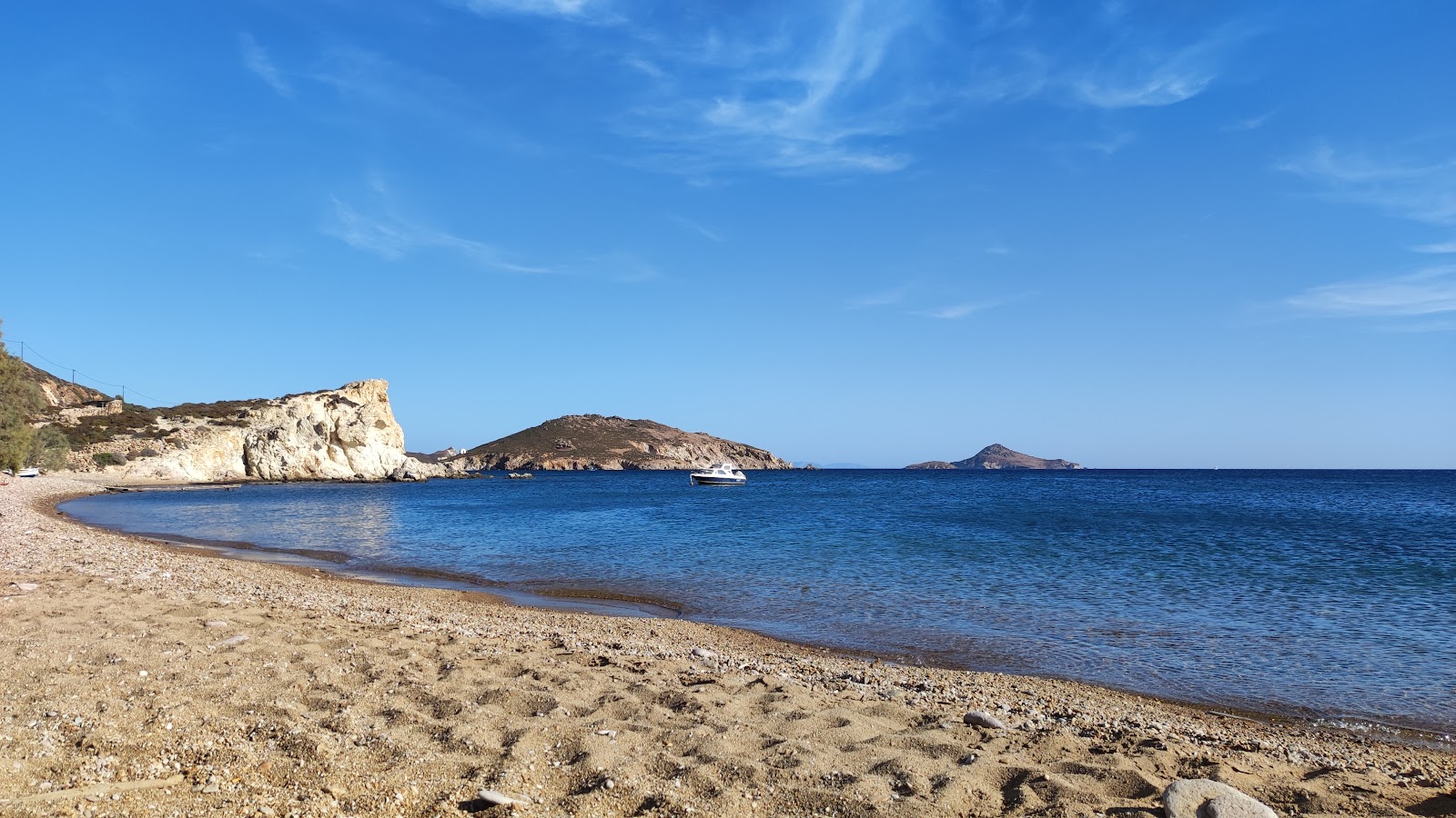 Paralia Didimes'in fotoğrafı geniş bir kıyı şeridi ile birlikte