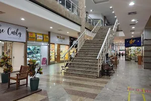 Shopping Tiffany Center image