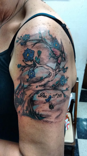 Tattoo Shop «Freehanman Tattoo», reviews and photos, 25 PA-611, Bartonsville, PA 18321, USA