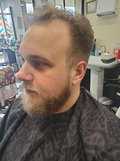 Barber Shop «MANHOOD BARBER SHOP», reviews and photos, 530 SW 205th Ave #300, Beaverton, OR 97006, USA