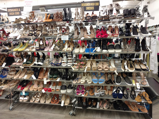 Clothing Store «Opitz Outlet», reviews and photos, 4320 Excelsior Blvd, St Louis Park, MN 55416, USA