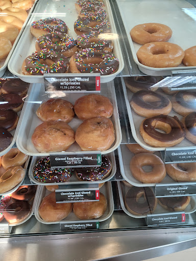 Bakery «Krispy Kreme Doughnuts», reviews and photos, 2900 S 108th St, Milwaukee, WI 53227, USA