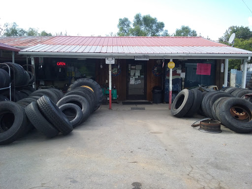 Tire Shop «Cruz Tire Services», reviews and photos, 3700 Hunters Point Pike, Lebanon, TN 37087, USA