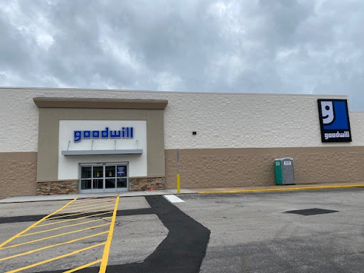 Goodwill Retail Store of Washington, 2030 Phoenix Center Dr, Washington, MO 63090, Thrift Store