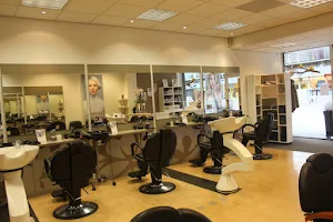 Kniest Hair and Beauty Salon image