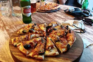 Pizza Pizza image