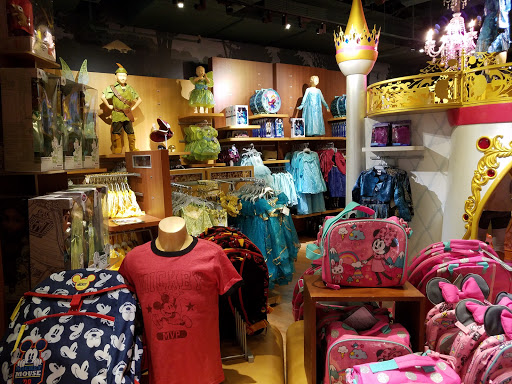 Toy Store «Disney Store», reviews and photos, 1961 Chain Bridge Rd, McLean, VA 22102, USA