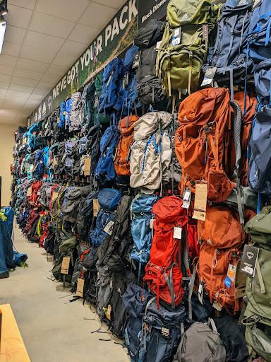Outdoor Sports Store «Eastern Mountain Sports», reviews and photos, 281 Daniel Webster Hwy, Nashua, NH 03060, USA