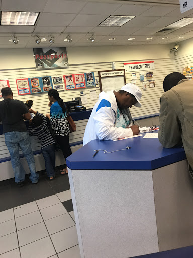 Post Office «United States Postal Service», reviews and photos, 22200 W Eleven Mile Rd, Southfield, MI 48037, USA