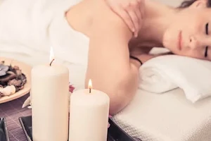 Aura Beauty & Massage image