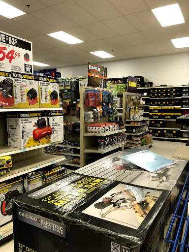 Hardware Store «Harbor Freight Tools», reviews and photos, 509 Lone Oak Rd, Paducah, KY 42003, USA