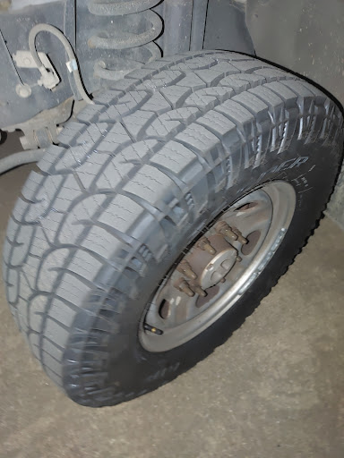 Tire Shop «Discount Tire Store», reviews and photos, 8219 Research Blvd, Austin, TX 78758, USA