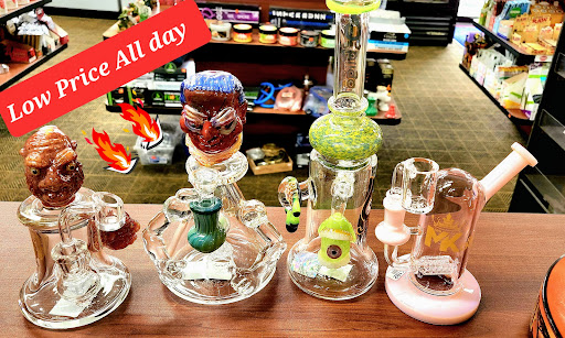 Tobacco Shop «US Tobacco & Cigar», reviews and photos, 328 W Maple St, New Lenox, IL 60451, USA