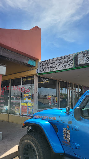 Mars Smoke Shop, 2938 N 43rd Ave, Phoenix, AZ 85009, USA, 