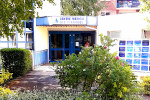 Centre Médical des Pyramides, Maurepas, 78310.