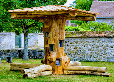 Square à Arbonne-la-Forêt