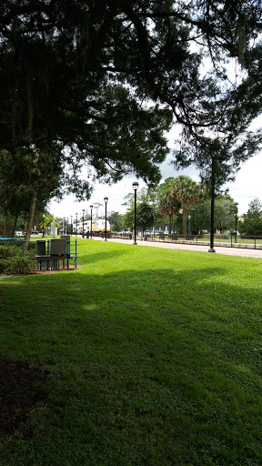 Beauty Salon «Una Donna Piu Beauty Salon And Spa», reviews and photos, 216 N Park Ave, Winter Park, FL 32789, USA