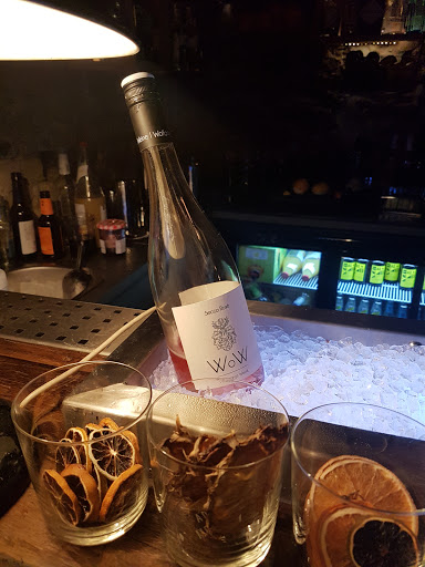 EINRAUM - Cocktail & Wein Bar