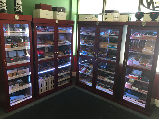 Tobacco Shop «Azeus Smoke & Vape Shop», reviews and photos, 2475 Blanding Blvd #4, Middleburg, FL 32068, USA