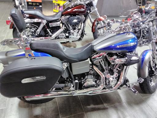 Motorcycle Dealer «Phantom Harley-Davidson», reviews and photos, 291 N Cypress Dr, Manteno, IL 60950, USA