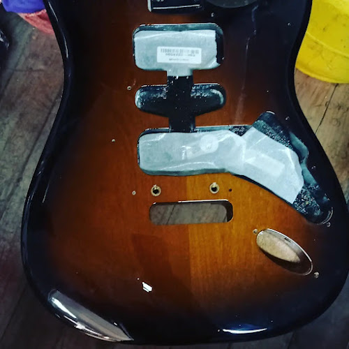 Restauracion De Guitarras Y Bajos