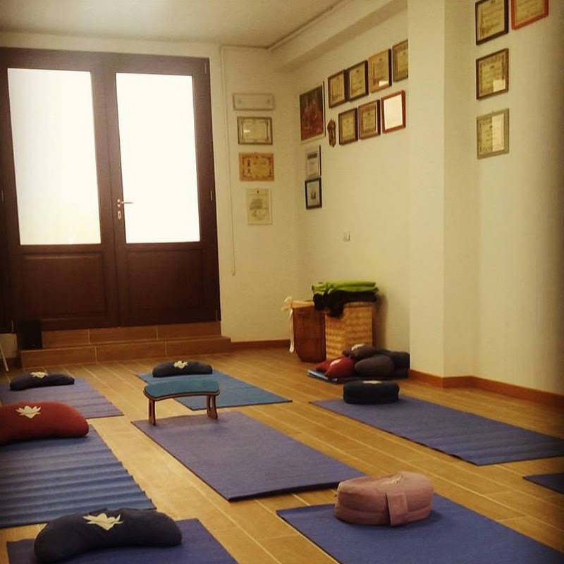 Centro Yoga Isvara