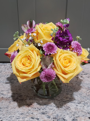 Florist «Carrolls Florist of Beverly», reviews and photos, 385 Cabot St, Beverly, MA 01915, USA