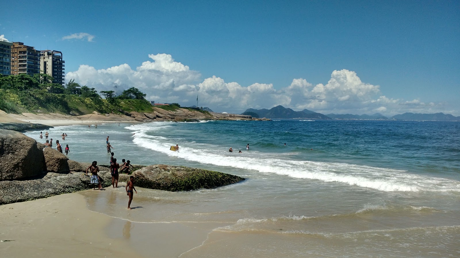 Fotografie cu Praia do Diabo cu plajă spațioasă