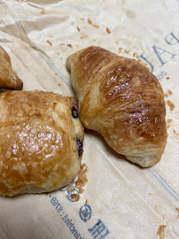 Croissant du Restaurant servant le petit-déjeuner PAUL à Paris - n°2