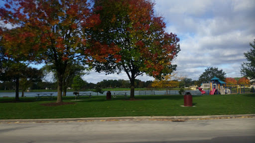 Park «Lake Park», reviews and photos, 2100-2198 Lee St, Des Plaines, IL 60018, USA