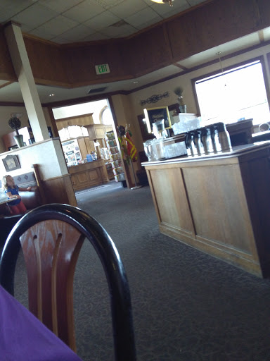 Truck Stop «Pioneer Villa Truck Plaza Inc», reviews and photos, 33180 OR-228, Halsey, OR 97348, USA