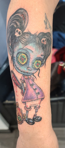 Tattoo Shop «Hot Ink Tattoos», reviews and photos, 818 Marin St, Vallejo, CA 94590, USA