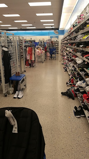 Clothing Store «Ross Dress for Less», reviews and photos, 926 Airport Center Rd, Allentown, PA 18109, USA