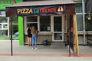 Pizza La Friends image