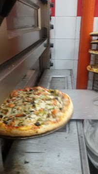 Plats et boissons du Pizzeria Bella Pizza à Aubervilliers - n°11