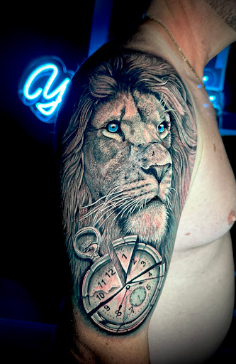 Explore women hand tattoo ideas, creative tattoo ideas in Tampa, available at Emphasis Tattoo