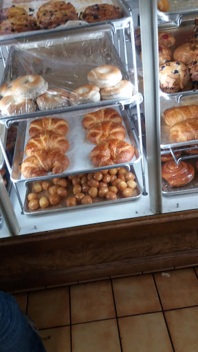 Donut Shop «Darling Donuts & Ice Cream», reviews and photos, 5431 Venice Blvd, Los Angeles, CA 90019, USA