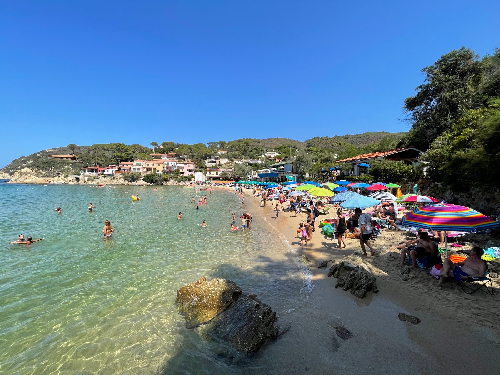 Foto von Strand von Scaglieri mit sehr sauber Sauberkeitsgrad