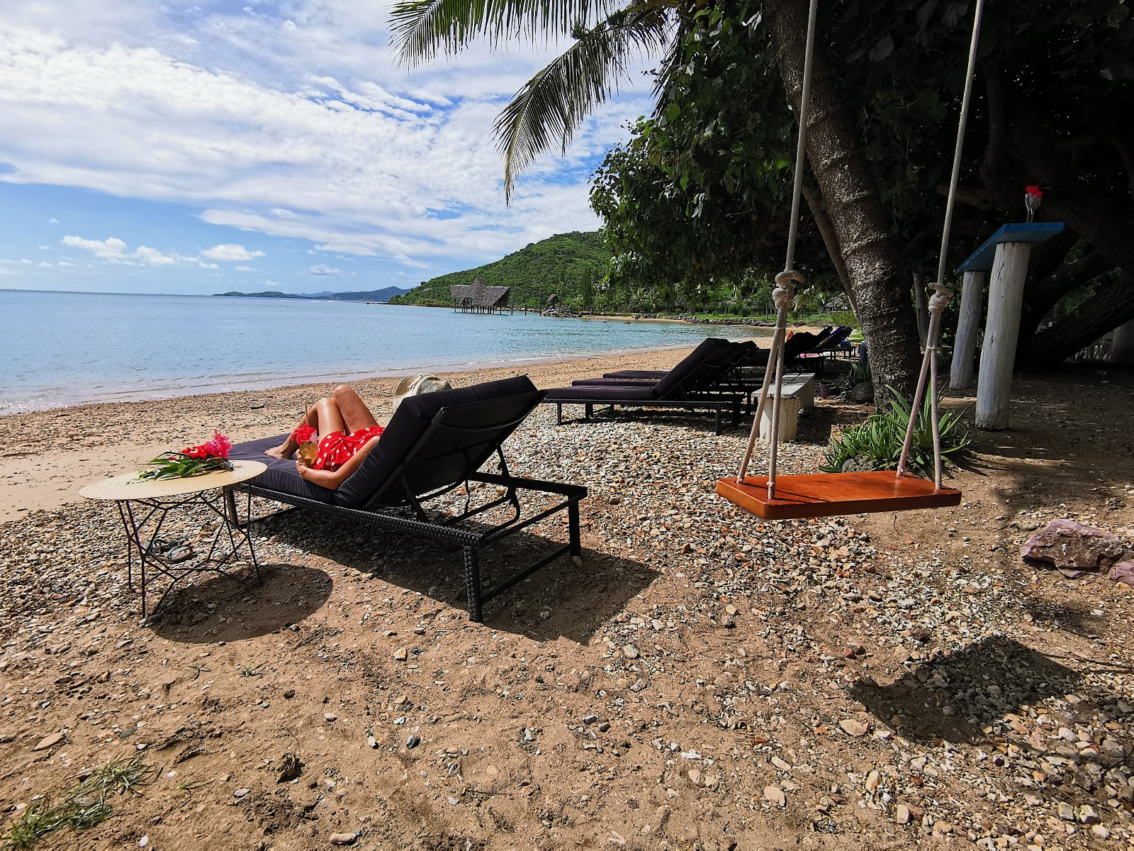 Foto de Kuendu Beach - lugar popular entre os apreciadores de relaxamento