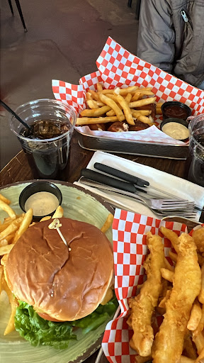 Murray's Saloon & Eatery