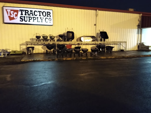 Home Improvement Store «Tractor Supply Co.», reviews and photos, 2385 E Market St, Harrisonburg, VA 22801, USA