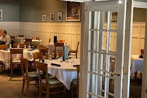Elizabeth's Bar & Restaurant image