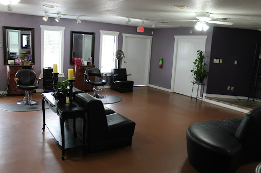 Beauty Salon «Two Friends Beauty Salon», reviews and photos, 220 W Main St, Royse City, TX 75189, USA