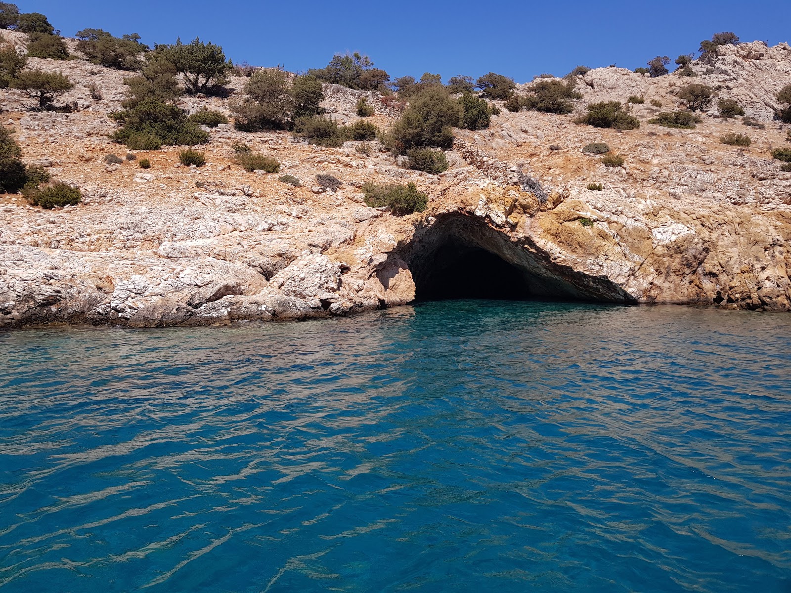 Photo de Rina beach - endroit populaire parmi les connaisseurs de la détente