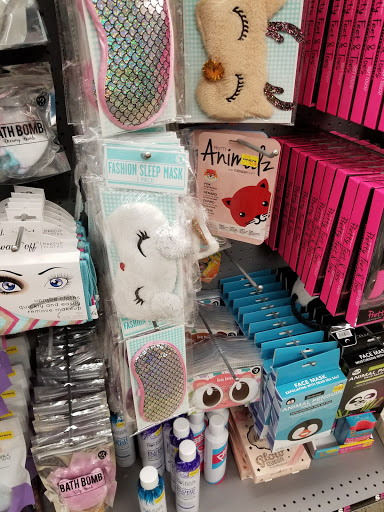 Variety Store «Five Below», reviews and photos, 23853 Eureka Rd, Taylor, MI 48180, USA